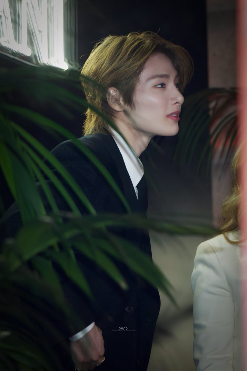 ___2882___ tweet media