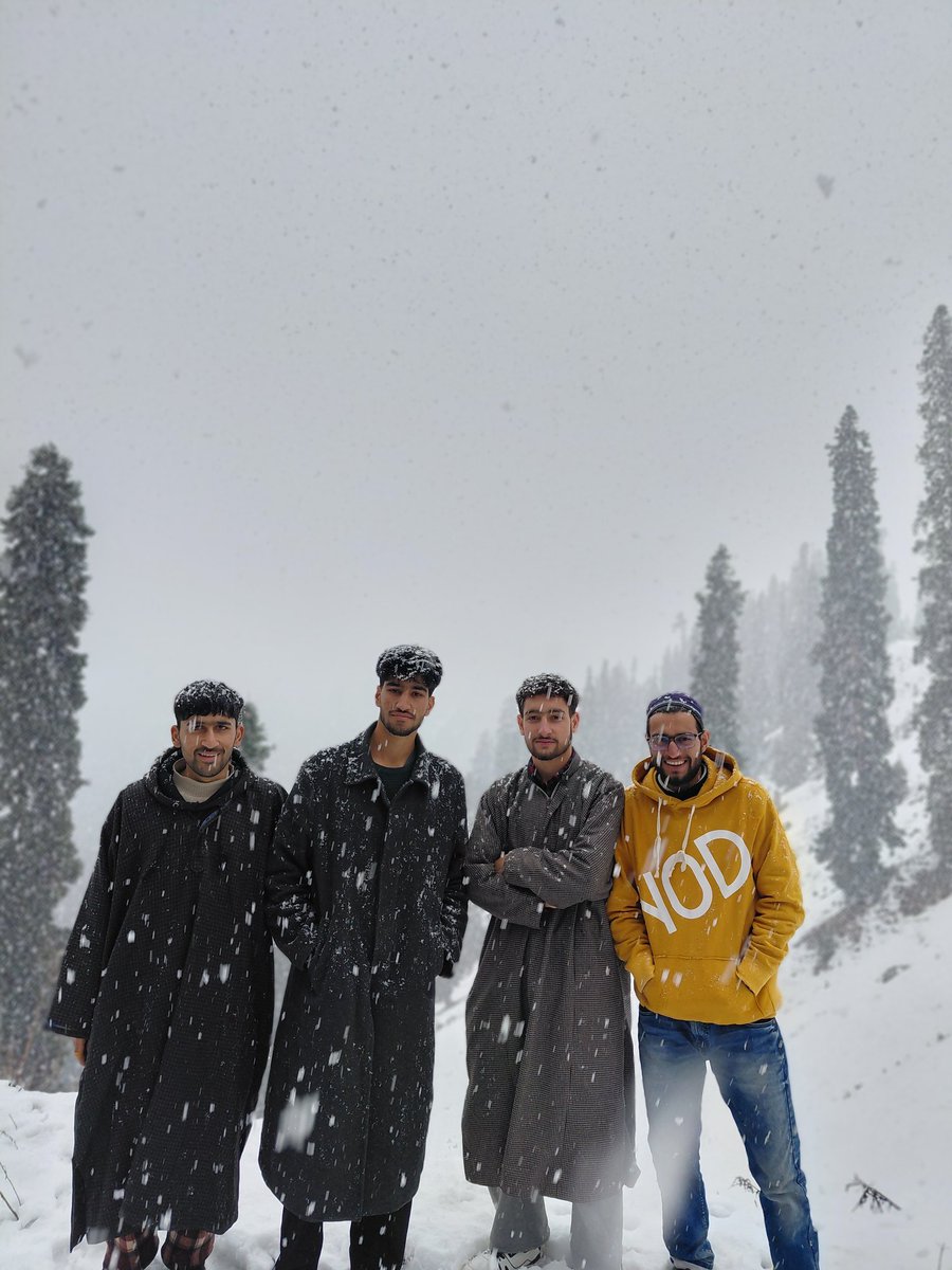 Talib__rather's tweet photo. We missed the whole winter… but winter didn’t miss us.
It found us in March, on Sadhna Top  unforgettable. 🤍

#latewinterr #snow #snowfallinmarch # https://t.co/aPBteLjFfh