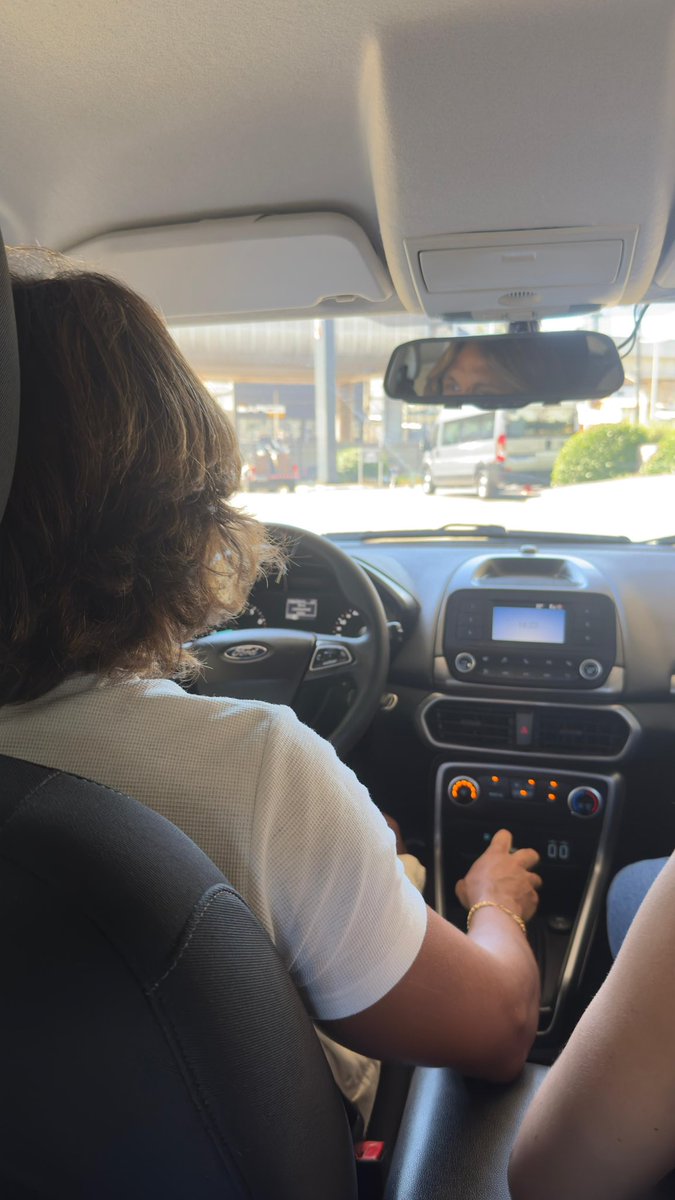 compartilhando somente aqui abertamente minha primeira grande conquista pessoal... Eu finalmente limpei meu nome e comprei um carro com meu próprio dinheiro!! 🎉