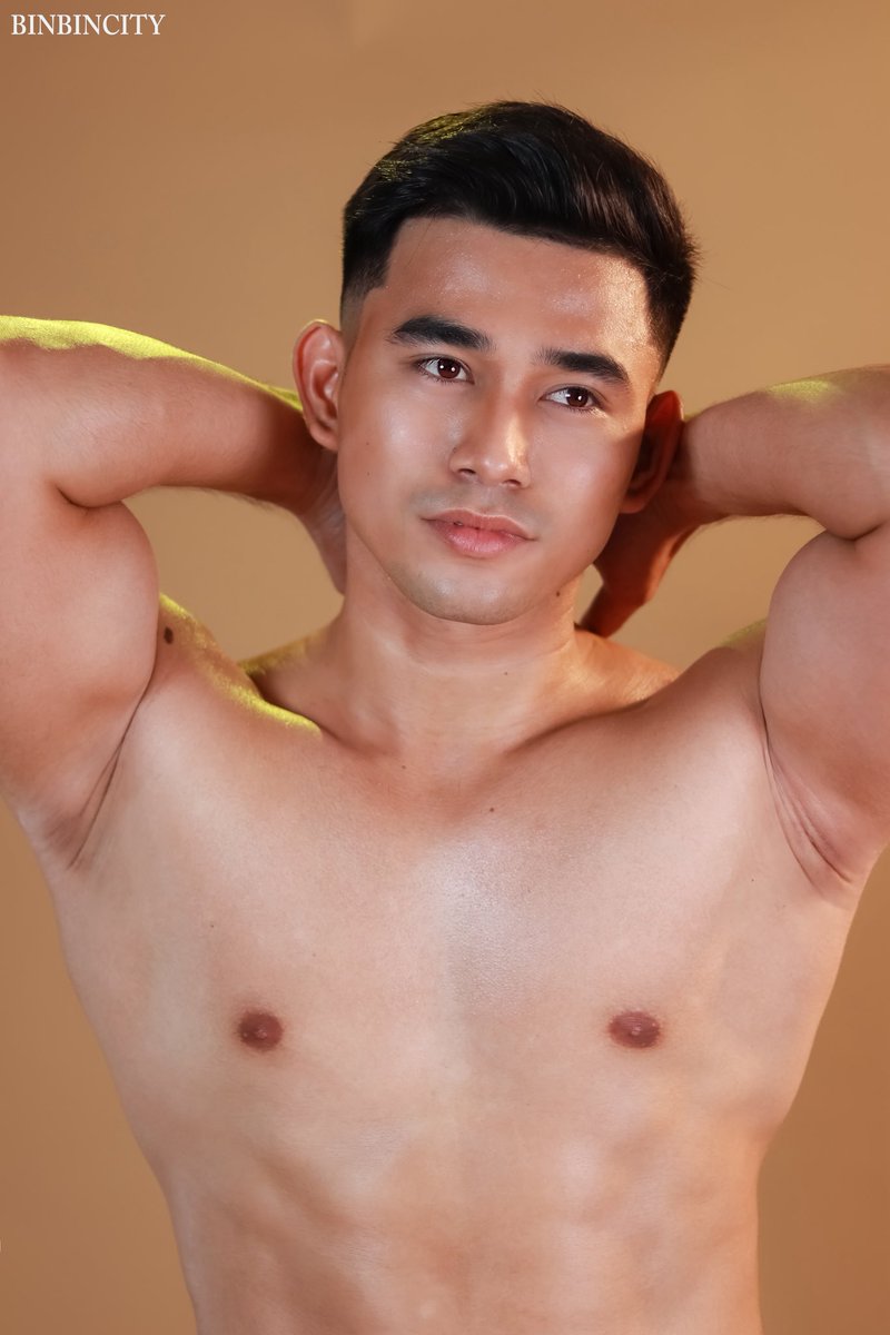 BinBinPhotog's tweet image. Ares vibes🏛️🏺💪🏋️
.
.
M: Rex

#GymLife #FitnessMotivation #WorkoutRoutine  #MensPhysique
#FitnessModel #AestheticGenetics #ClassicPhysique #GymPhotography #BodyArt #MuscleMindset #summerbod #gymbuddy