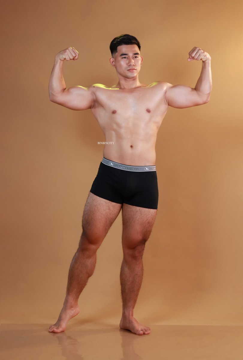 BinBinPhotog's tweet image. Ares vibes🏛️🏺💪🏋️
.
.
M: Rex

#GymLife #FitnessMotivation #WorkoutRoutine  #MensPhysique
#FitnessModel #AestheticGenetics #ClassicPhysique #GymPhotography #BodyArt #MuscleMindset #summerbod #gymbuddy