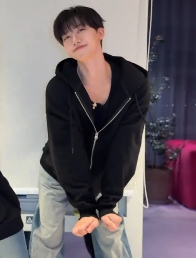 𝙉𝙤.𝟗 tweet media