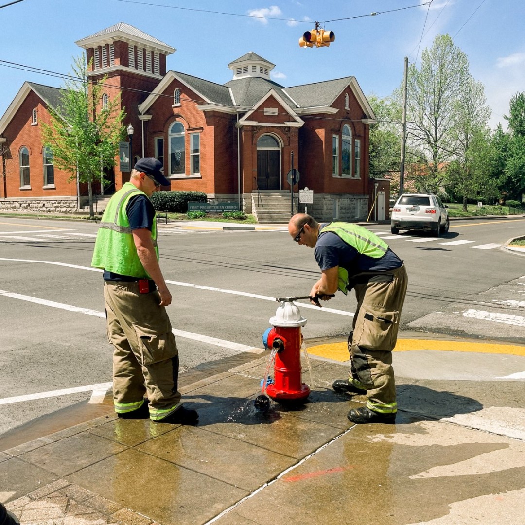 springfield_tn's tweet photo. The Springfield Fire Department will begin its annual fire hydrant maintenance today, Monday, March 30. 💦🚒

Please use caution as fire personnel will be near the roadway for the next two weeks servicing hydrants throughout the city. T https://t.co/oD99NSKiGr