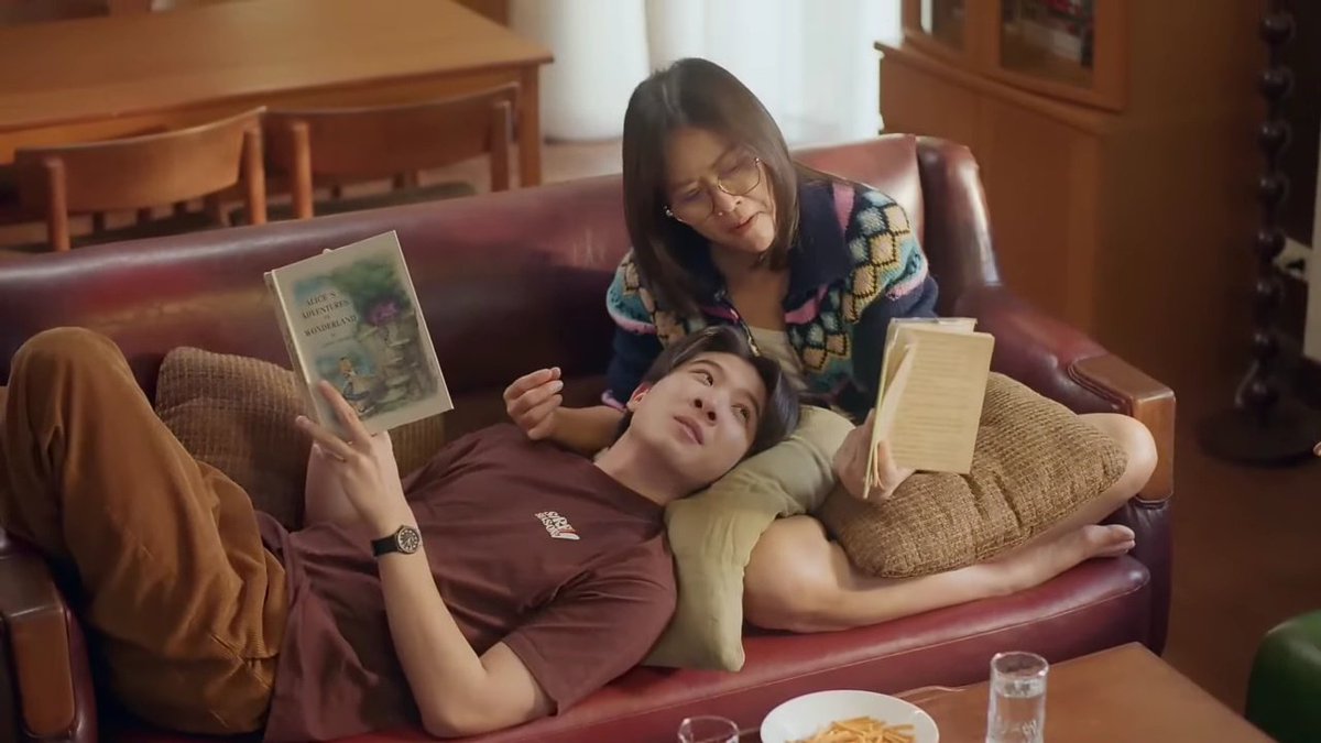 anne 🍊 tweet media