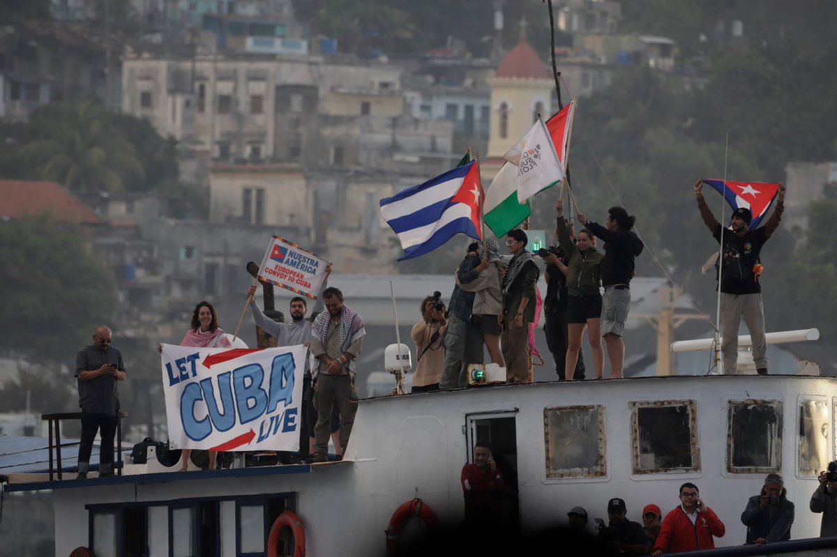 Llegó Convoy Nuestra América a puerto cubano.
Hoy, el Puerto de La Habana se erige como símbolo de unión continental, donde cada vela y cada bandera es un reclamo en defensa de la dignidad.
Esta llegada confirma que #CubaNoEstáSola 🇨🇺.
#CubaVencerá #CubaCoopera #BMCGuineaBissau