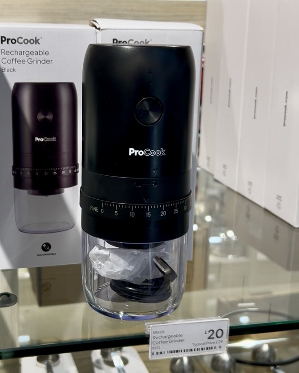 Princesshay's tweet image. 5 kitchen essentials you didn't know you needed … until now 👀👨‍🍳
 
For today's Insider Series we popped into ProCook and George shared his favourite kitchen gadgets, cookware and Monday morning essentials.
 
Which one will you purchase on your next visit?
 
#Princesshay #Exeter