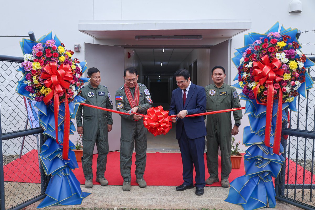 Philippine Air Force tweet media