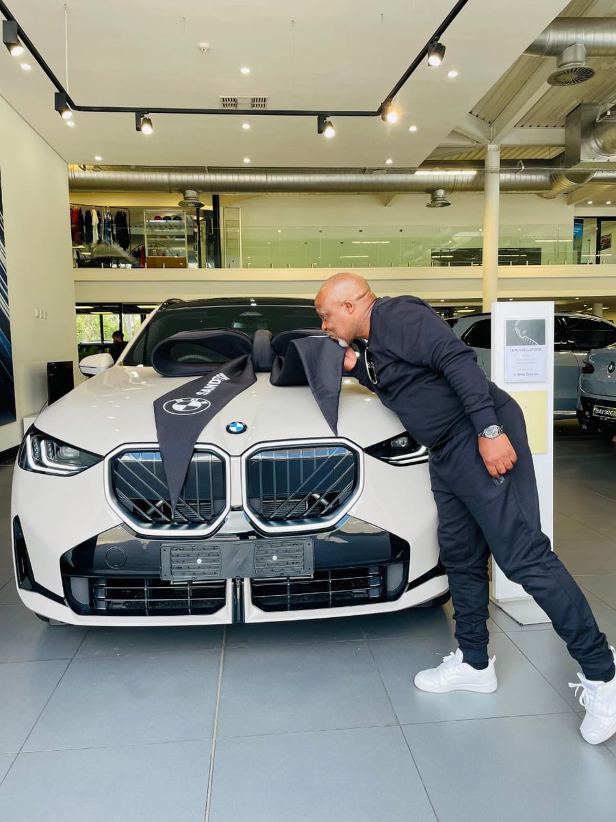 The bee's knees tweet media