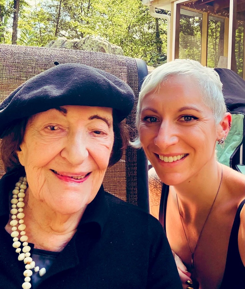 Lily Ray 😏 tweet media