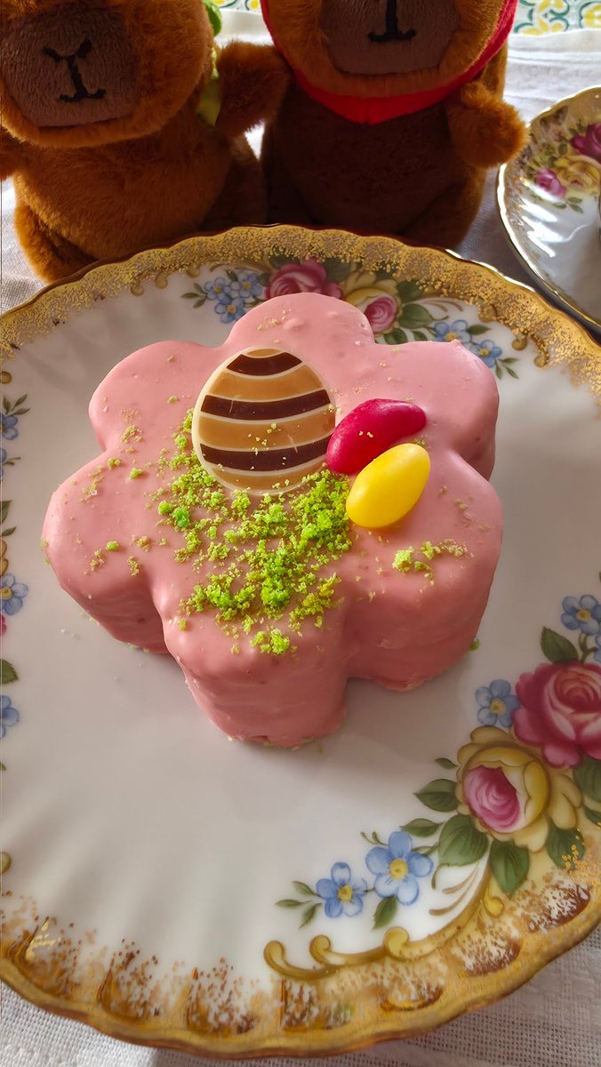 PMD486's tweet photo. Aniversario café 🥰🫧
Special Baumkuchen😁
#CapyVirus #HelloKitty https://t.co/pVYlsZUaeA