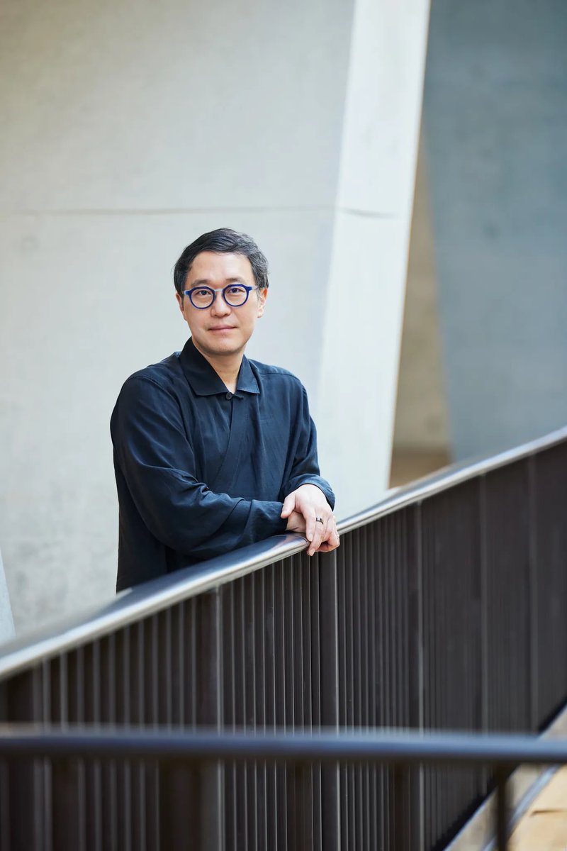 aservais1's tweet photo. Inside M ’s Mission to Shape Asia’s Art Canon, With Chief Curator Doryun Chong. In HK, Chong is helping build a new canon of modern and contemporary culture that places Asia at its center while dissolving disciplinary and geographic boundaries. #ABHK
https://t.co/Q6RY8RNgcr https://t.co/f4qRys2Y6Z