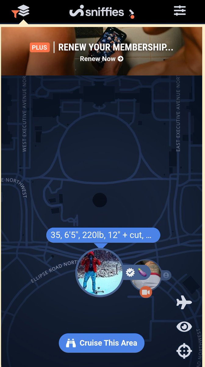 ColdWarCrush's tweet photo. For those of you who don't know, this is @sniffiesapp, a gay hookup app.

I noticed there's always 2-5 extremely hung men on @WhiteHouse premises asking for "donations"

What is the "family values" admin doing with so many male prostitutes?

(Identities hidden for protection) https://t.co/8p1cXe3B6B