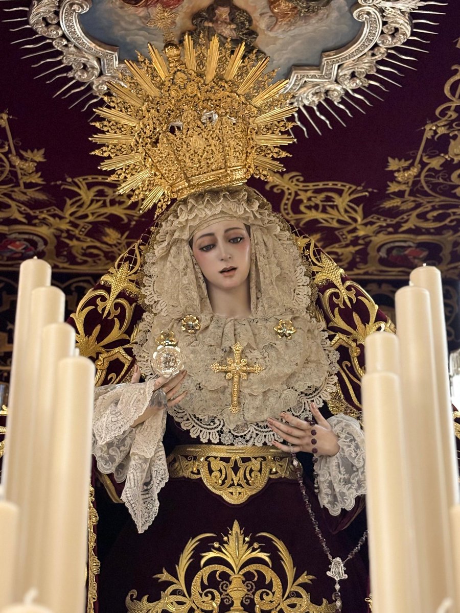 AlCompJiennense's tweet photo. 🔴#VESTIMENTAS | María Santísima de la Caridad y Consolación, ya en su paso de palio ataviada por su vestidor.
@SantaCenaJaen https://t.co/LSPAhxX40V