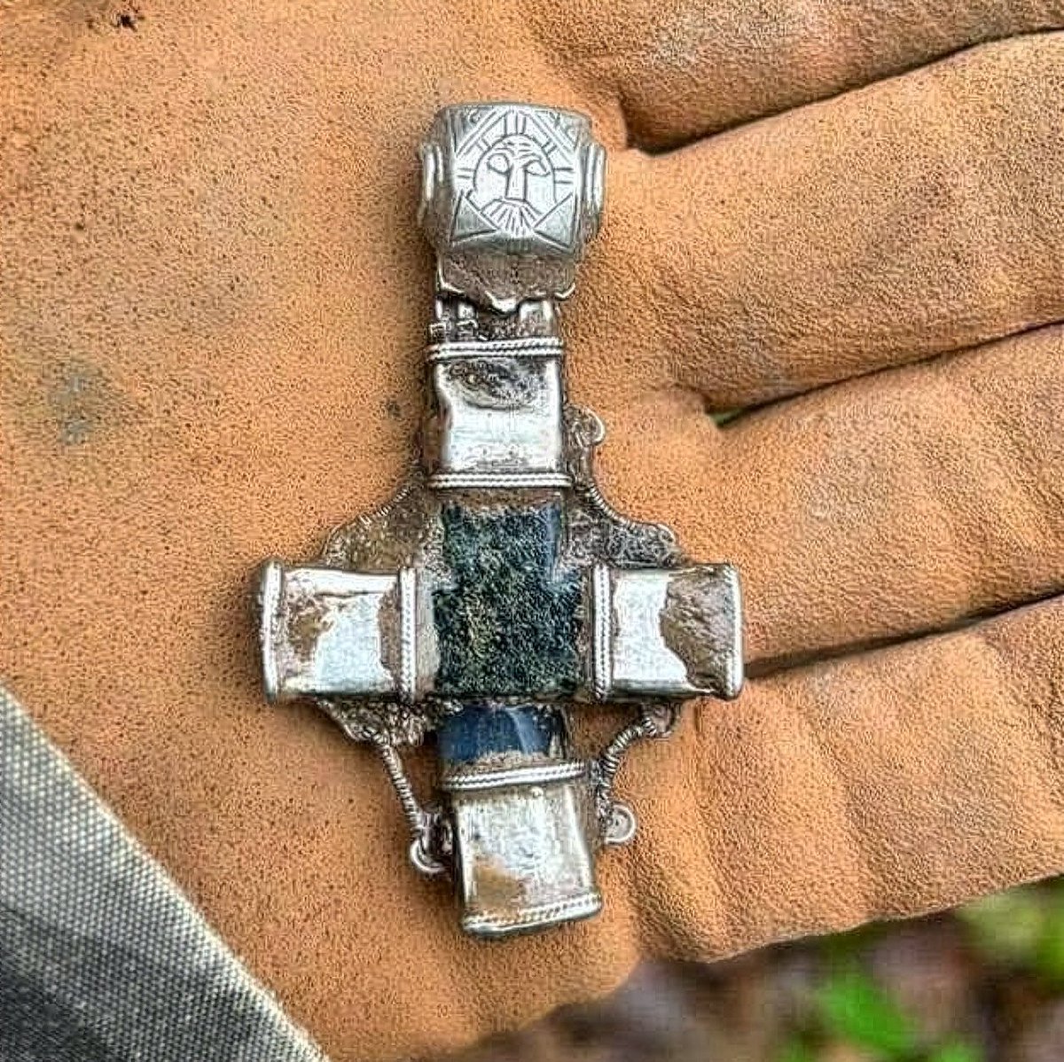 @_Treasure_Kings_ tweet media