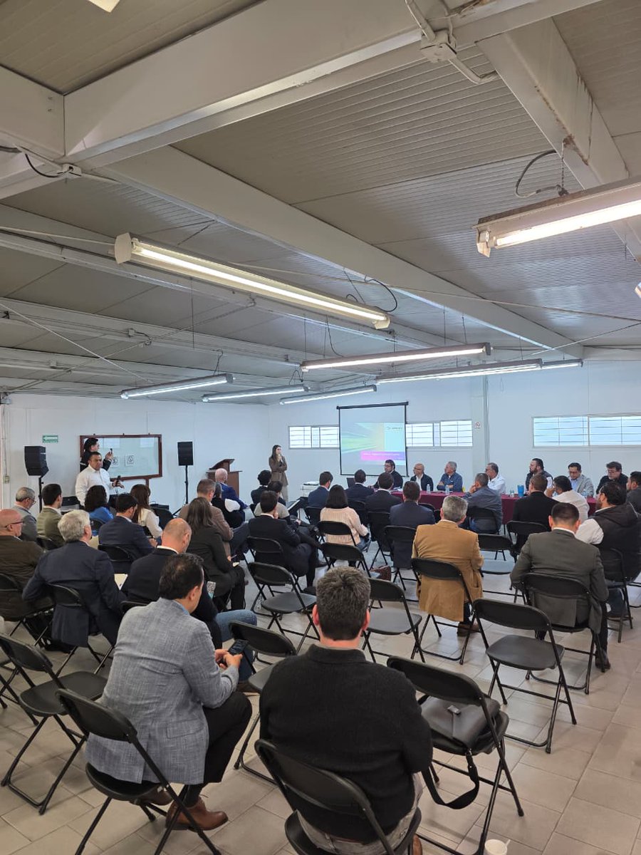 Martín López Delgado tweet media