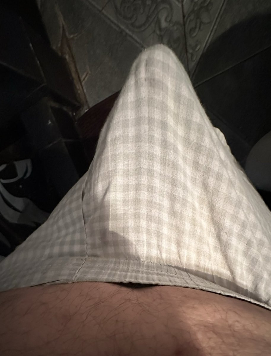 A hung latino tweet media