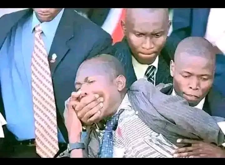maCeeza's tweet photo. @AyeeNdeM you're obsessed with the name of Gen mkhwanazi neh?

You faceless idiot https://t.co/gRcOyD9lpQ
