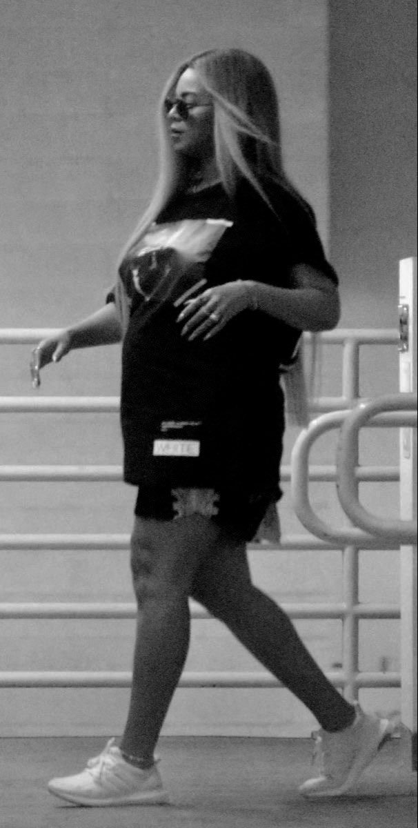 °. 𝑏𝑖𝑔 𝑚𝑜𝑚𝑚𝑎 tweet media