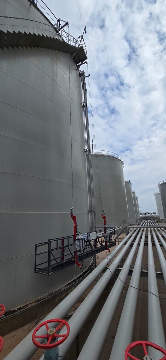 2SPlatforms's tweet photo. Euroil petrol tankları #kumlama #boya https://t.co/1OWVoNdnP3