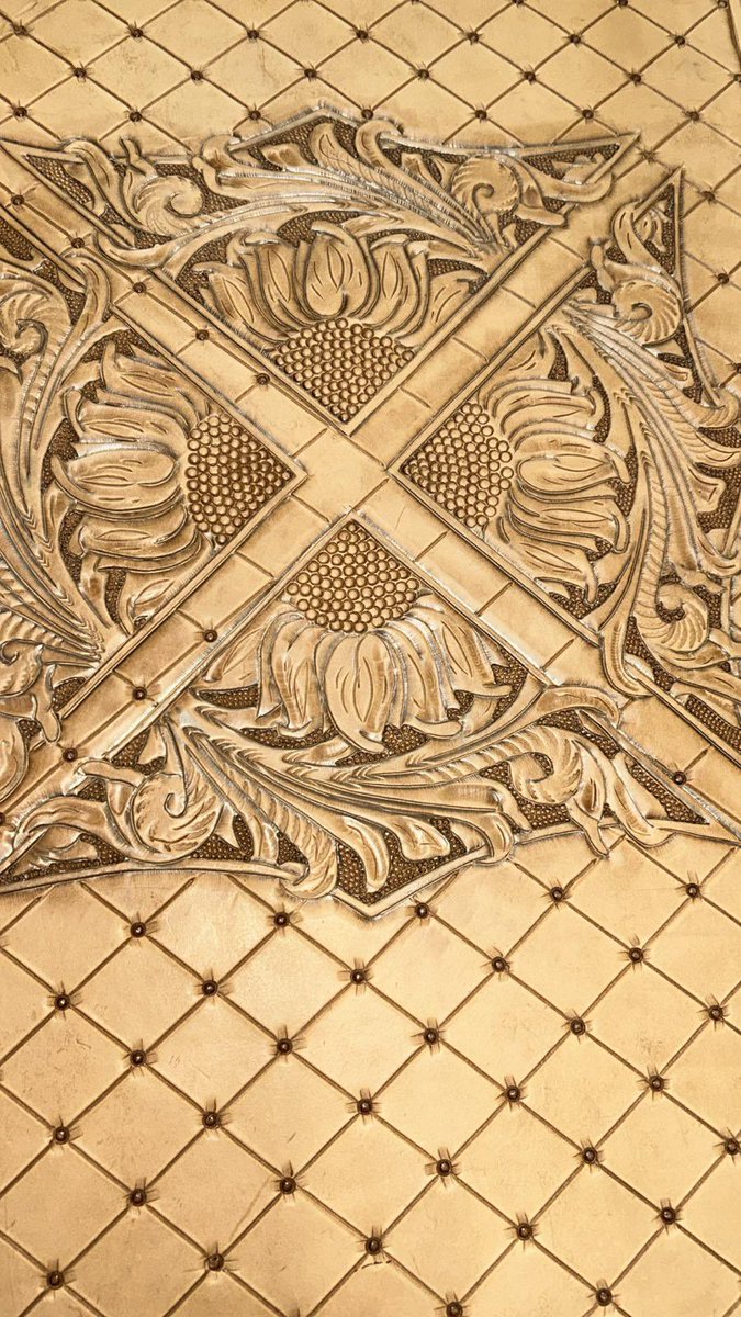 BignBuffBespoke's tweet image. The project continues…remember this is 1 of 1 and will be available in London for @Official__FWL 
#missusmissout #theoriginal #notacopy #trendsetter #londononetimeonly #bespokebedifferent 💜 @Madamecaramel @CharmskoolShop @mistresstess1 💜bignbuffbespoke.co.uk 💜