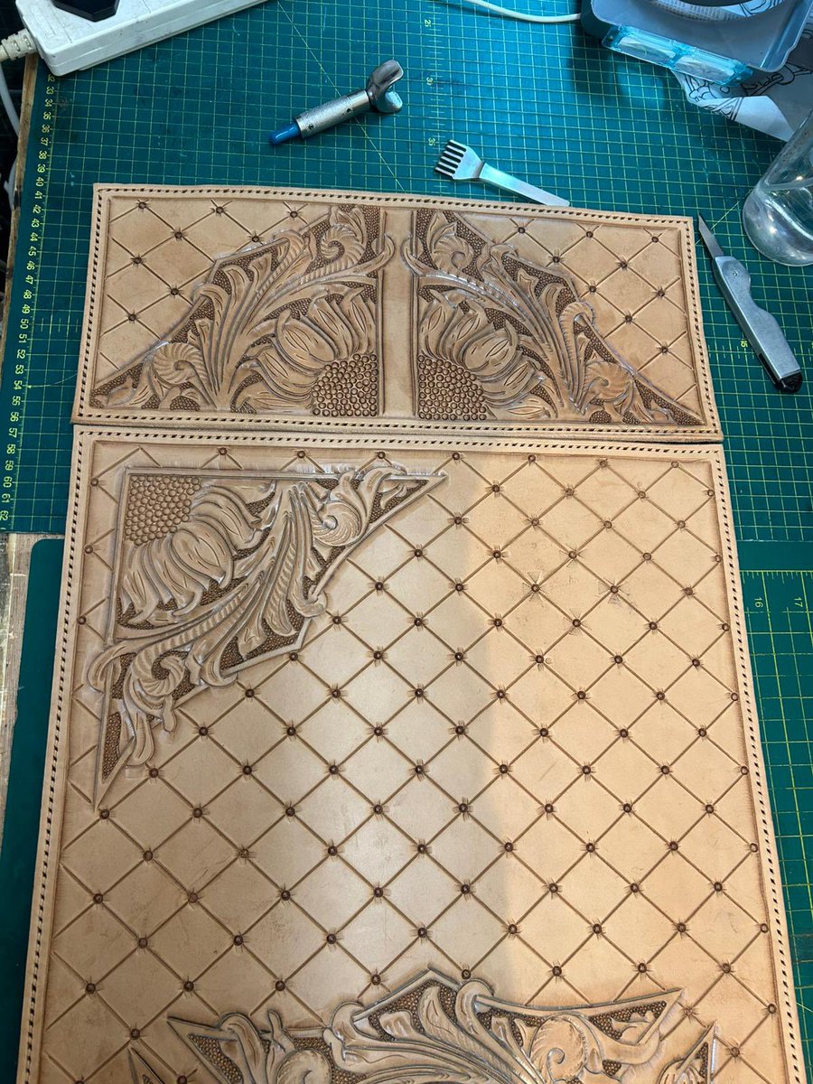 BignBuffBespoke's tweet image. The project continues…remember this is 1 of 1 and will be available in London for @Official__FWL 
#missusmissout #theoriginal #notacopy #trendsetter #londononetimeonly #bespokebedifferent 💜 @Madamecaramel @CharmskoolShop @mistresstess1 💜bignbuffbespoke.co.uk 💜