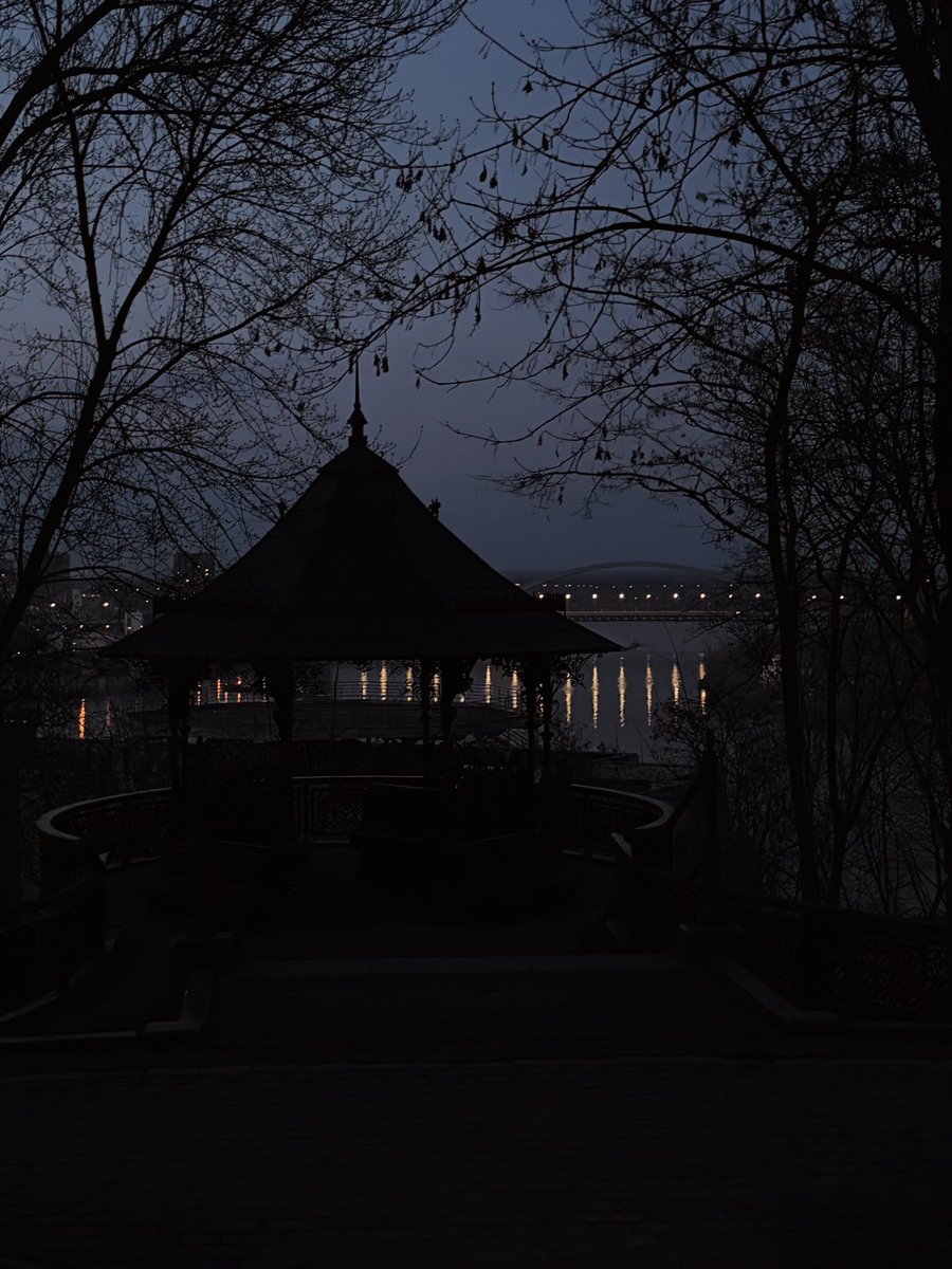 Донька маминої подруги tweet media