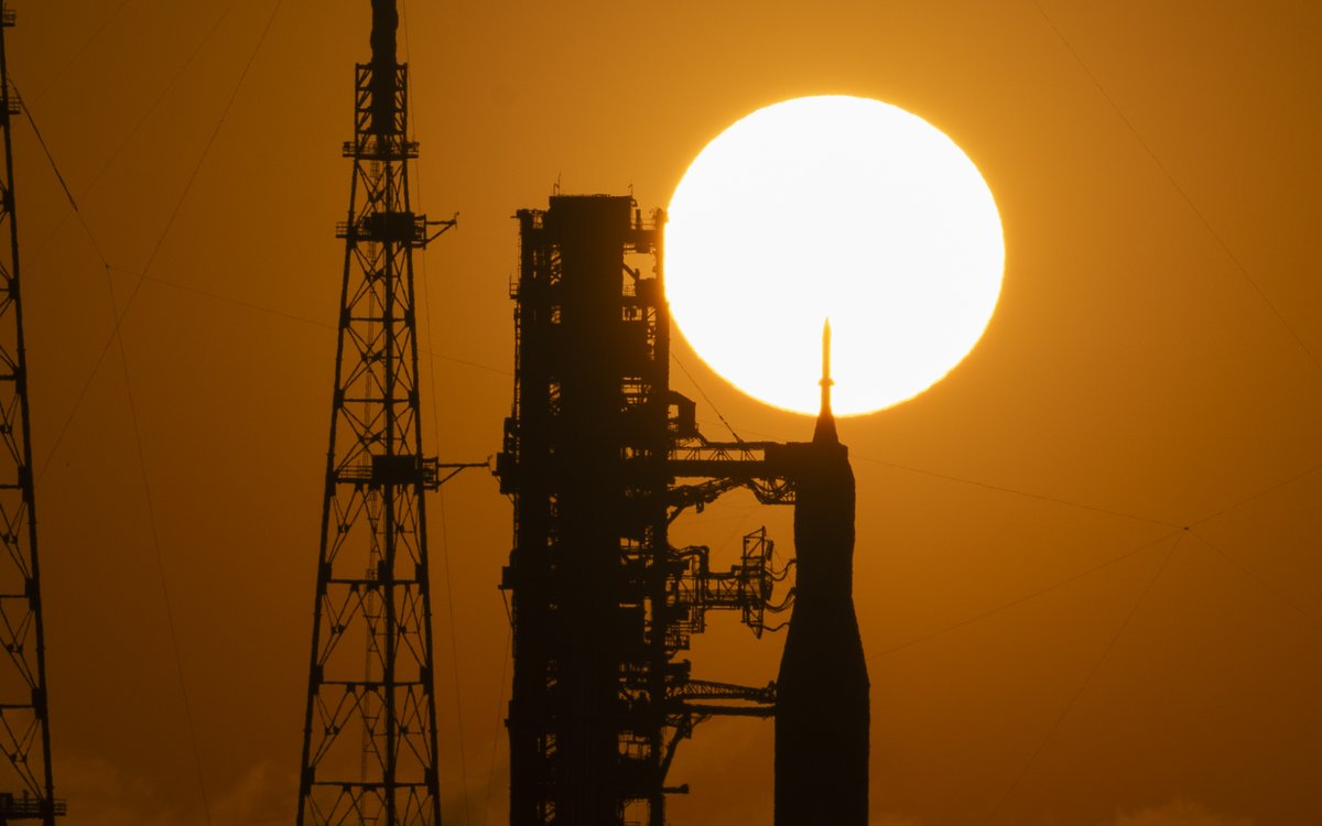 C and J Images tweet media