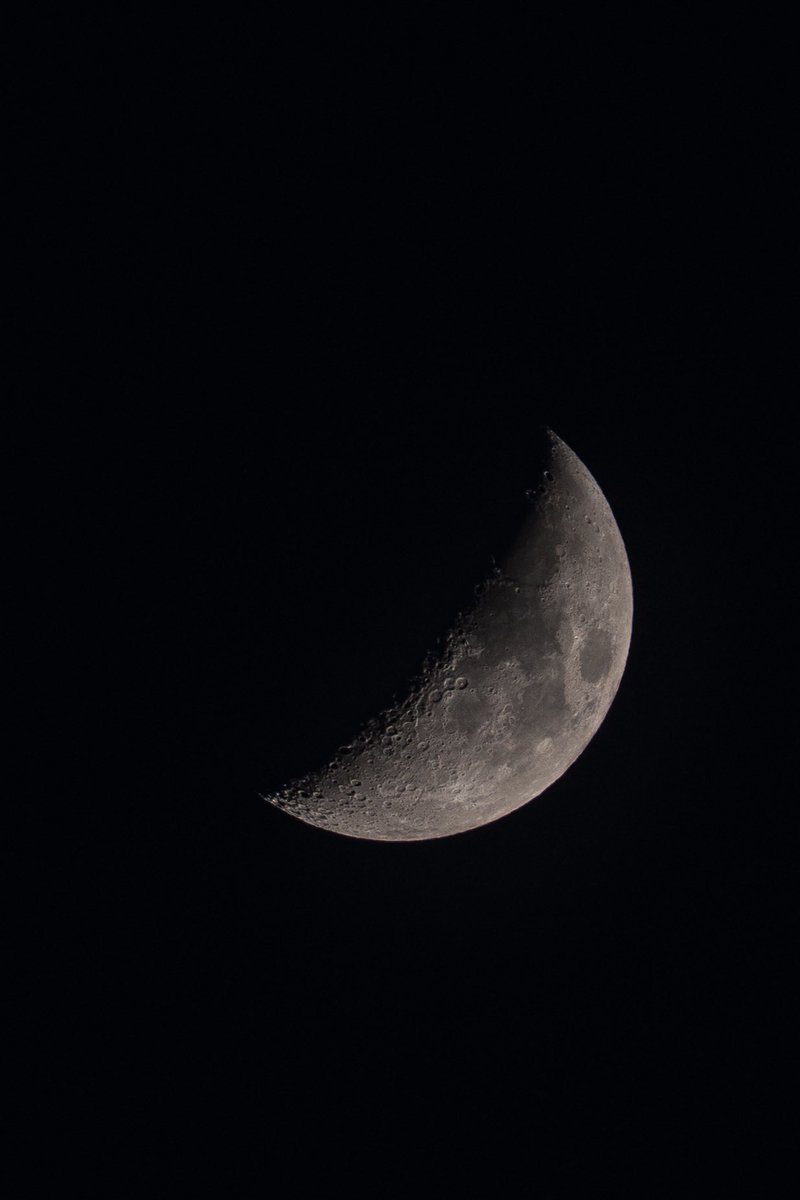 haakuji's tweet photo. La lune ce soir https://t.co/Gj5BAMc6PO