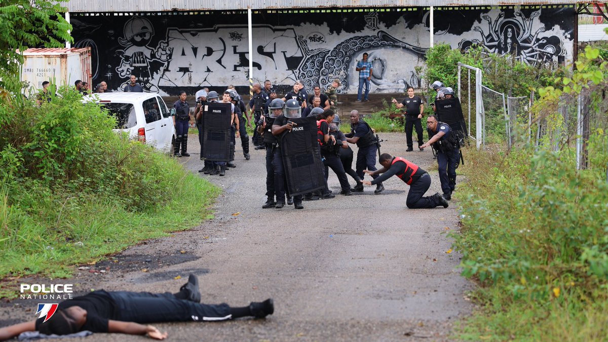 Police Nationale 973 tweet media