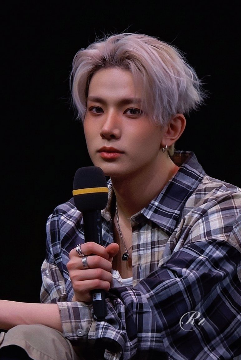 ◔◡◔ tweet media