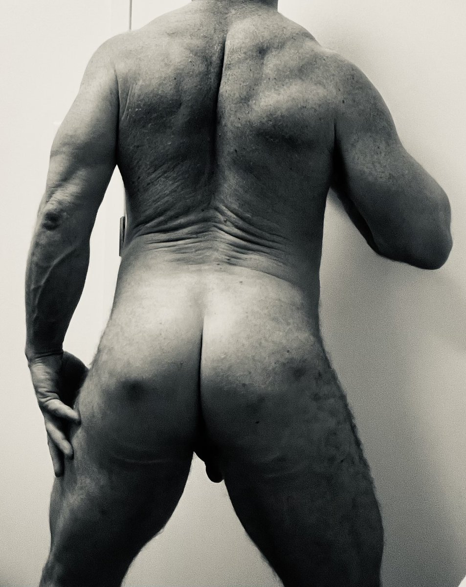 Muscle daddy tweet media