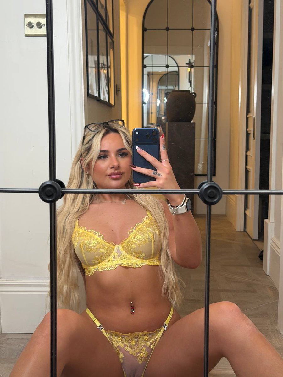 Brooke FREE OF tweet media