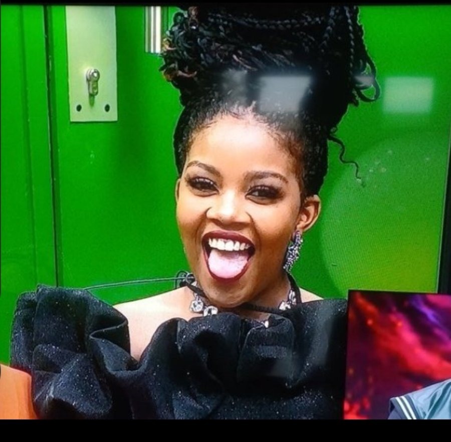ThandekaG52818's tweet photo. @ItsThembiNjapha Kahle kahle niyafana nonke 😭💀😹😹

FIRST IMPRESSION OF LIEMA
LLF BACK TO STATIONHEAD
CONGRATULATIONS LIEMA
#BbmzansiS6
#LiemaPantsi https://t.co/P7c9uDtPqx