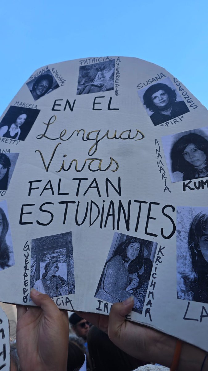 En la manifestación en Plaza de Mayo.
A 50 años de la dictadura genocida cívico - militar.
(Argentina)