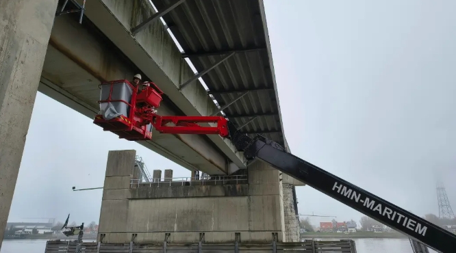 Operatie geslaagd: hulpdiensten kunnen weer over Baanhoekbrug