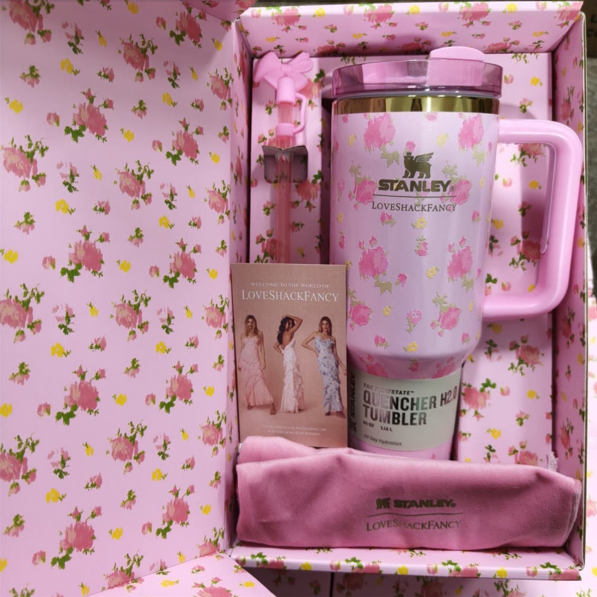 아나모니 tweet media