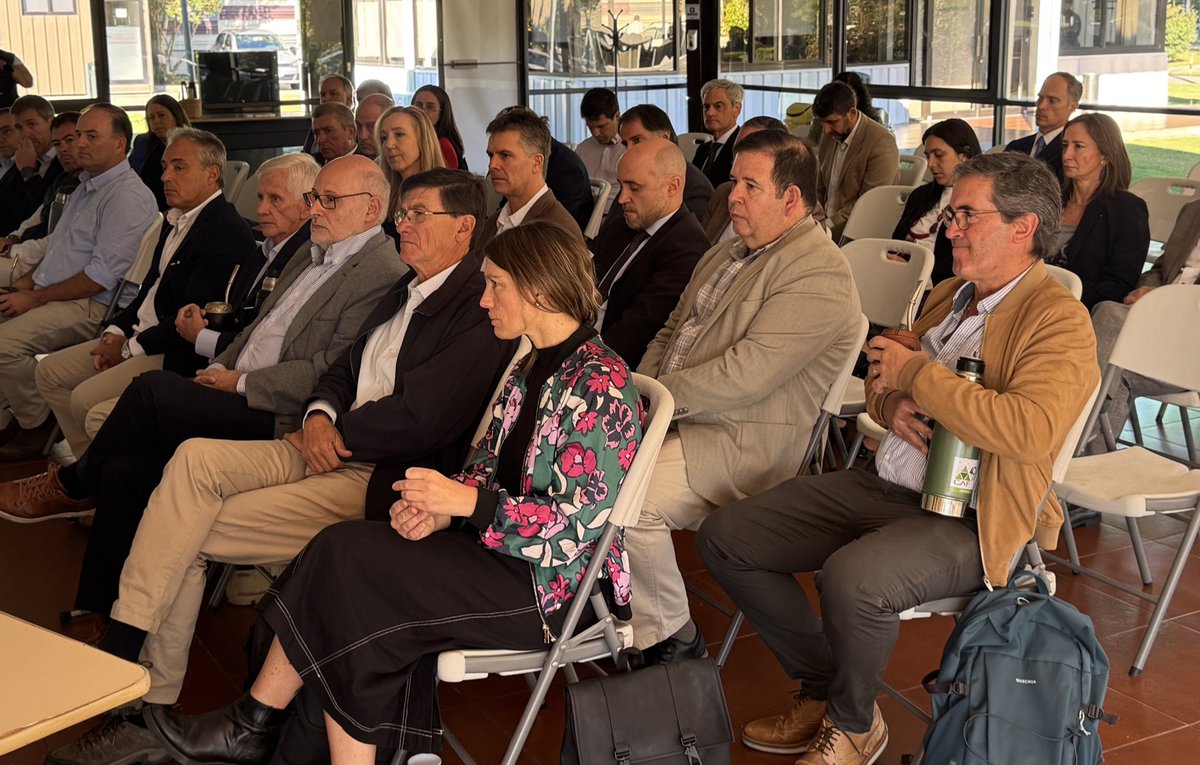 Confederación de Cámaras Empresariales Uruguay tweet media