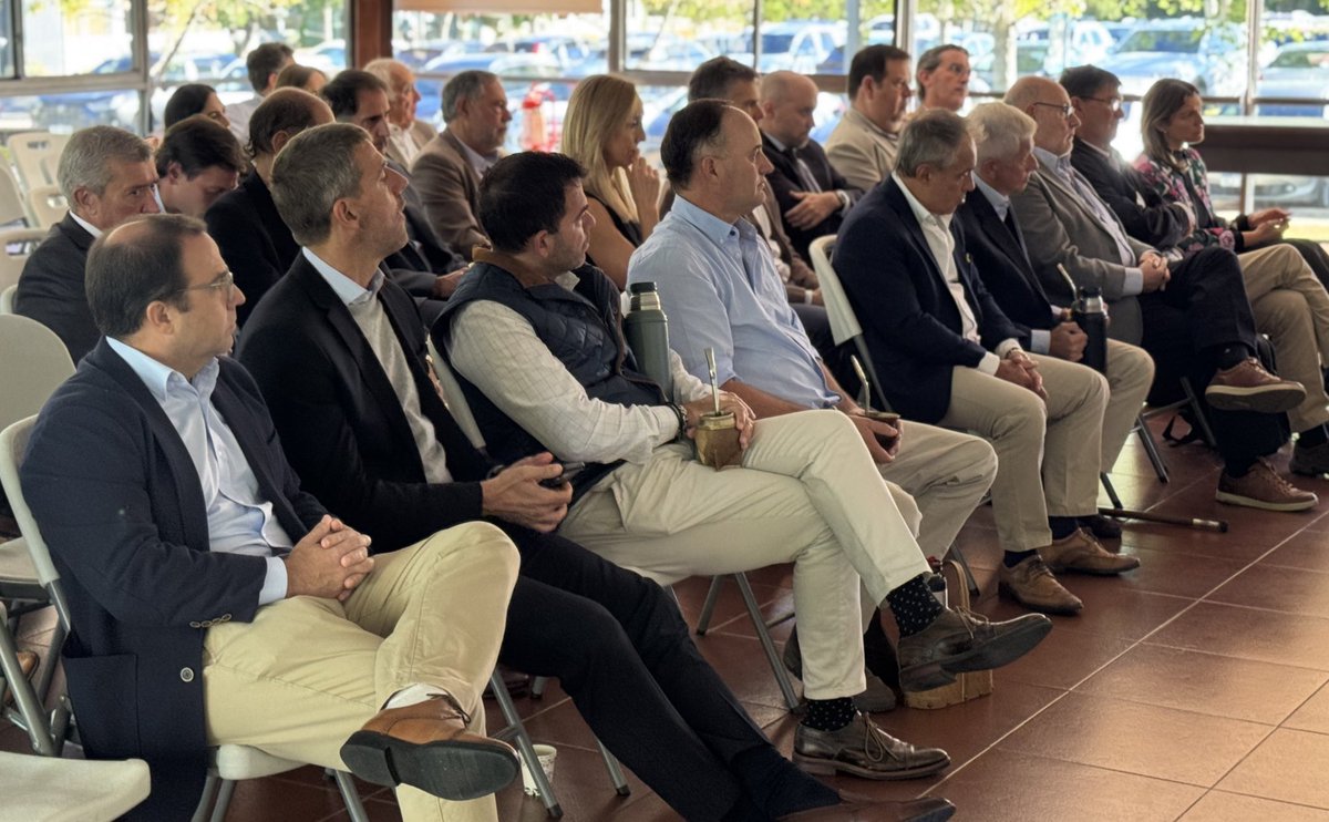 Confederación de Cámaras Empresariales Uruguay tweet media