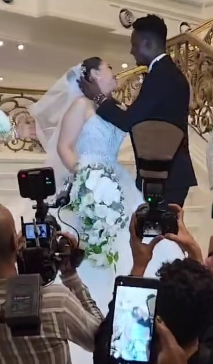 بنت سلطح بابا tweet media