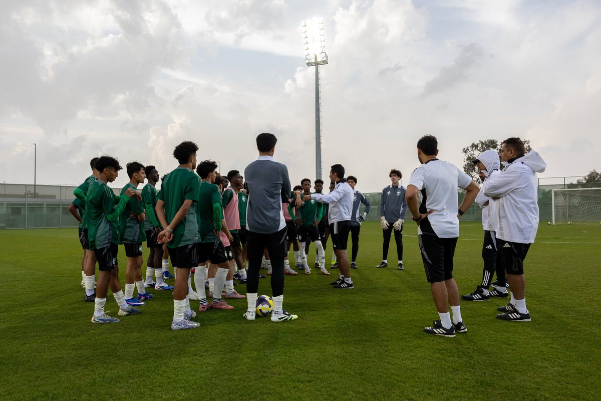 مُطَّلِع tweet media