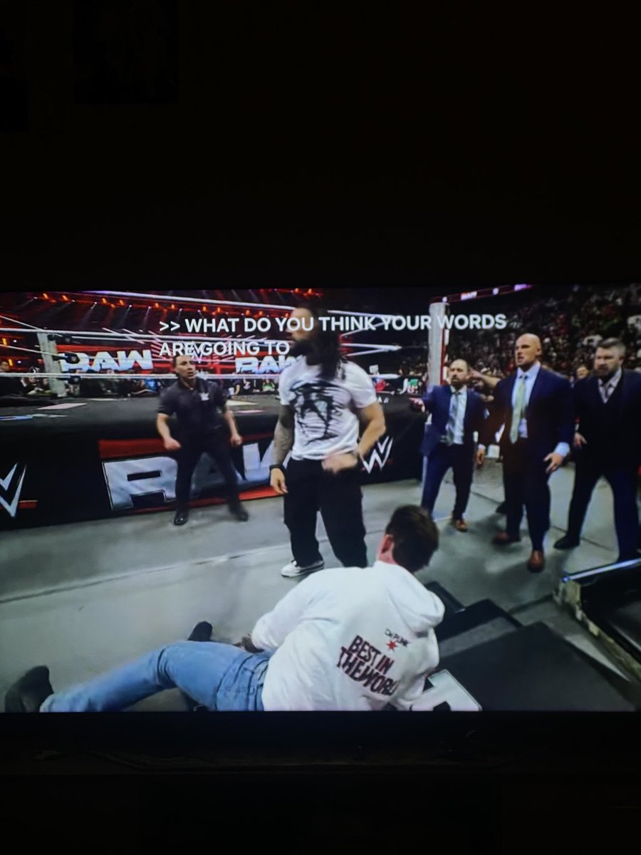 Aziz is Gone 👨🏻‍🦯 tweet media