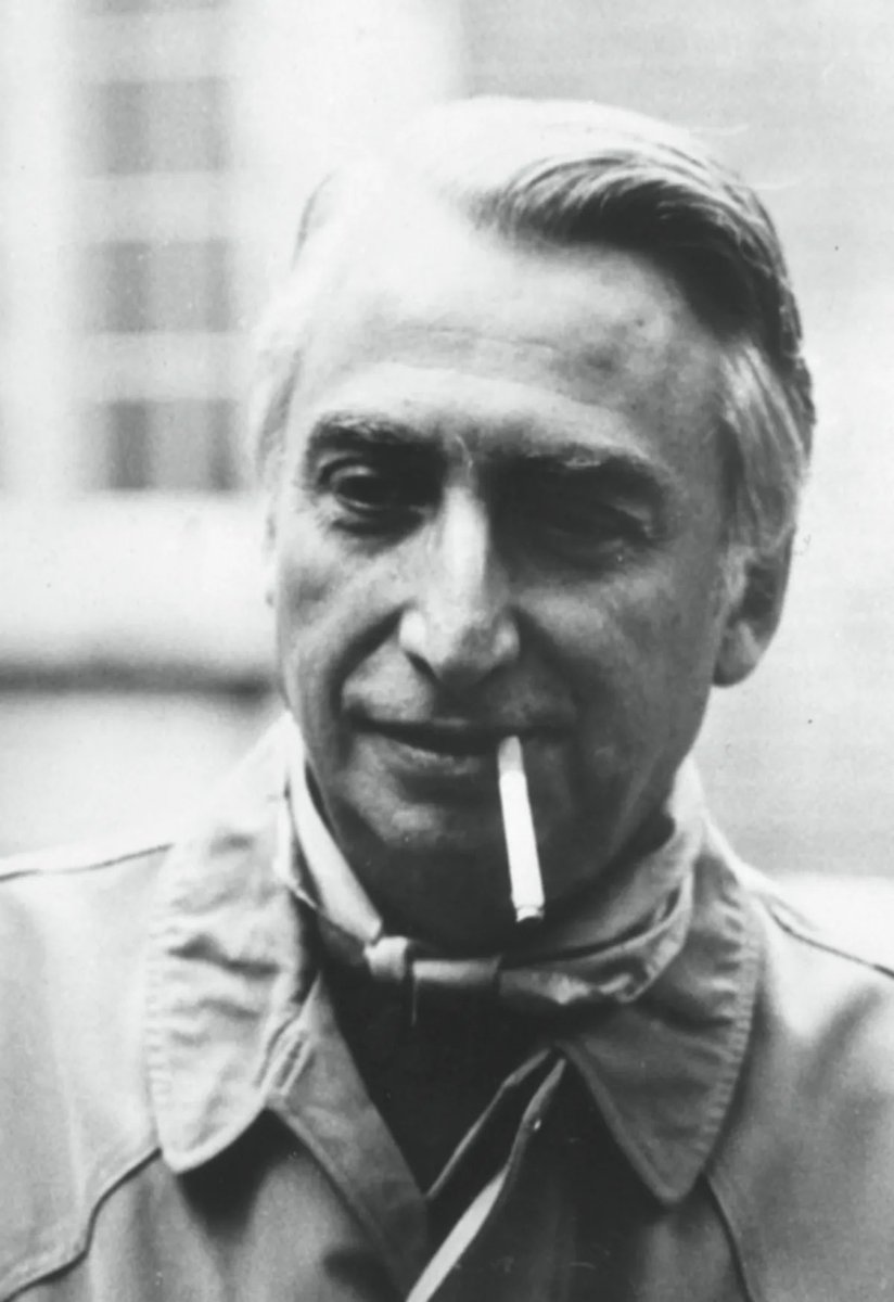 “Geçmişle ilgili beni en çok büyüleyen şey çocukluğumdur; yalnızca ona baktığımda üzülmem yok olup giden zamana. Çünkü onda bulduğum, geri döndürülemeyen değil de ortadan kaldırılamayandır.”

Roland Barthes