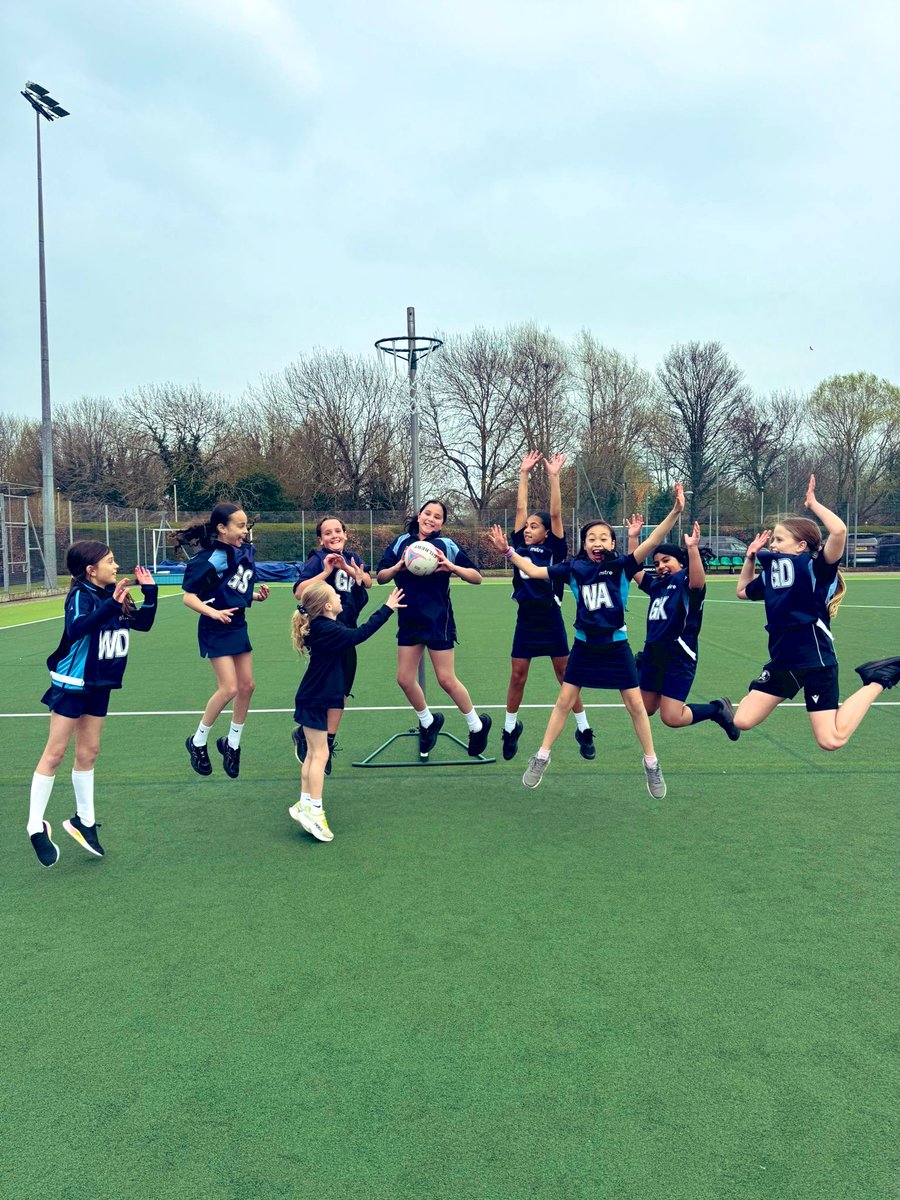 Laura Hardy tweet media