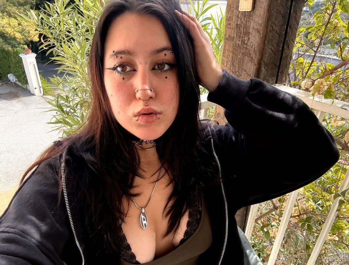 Reine de nuit✨ tweet media