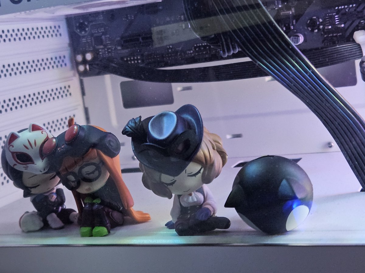 머리가 커서 자꾸만 넘어지는녀석 . . .