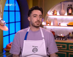 #MasterChefGR ο Πετραν μιλαει για αλαζονεια κ εγωισμο στους κοκκινους 😂😂😂
