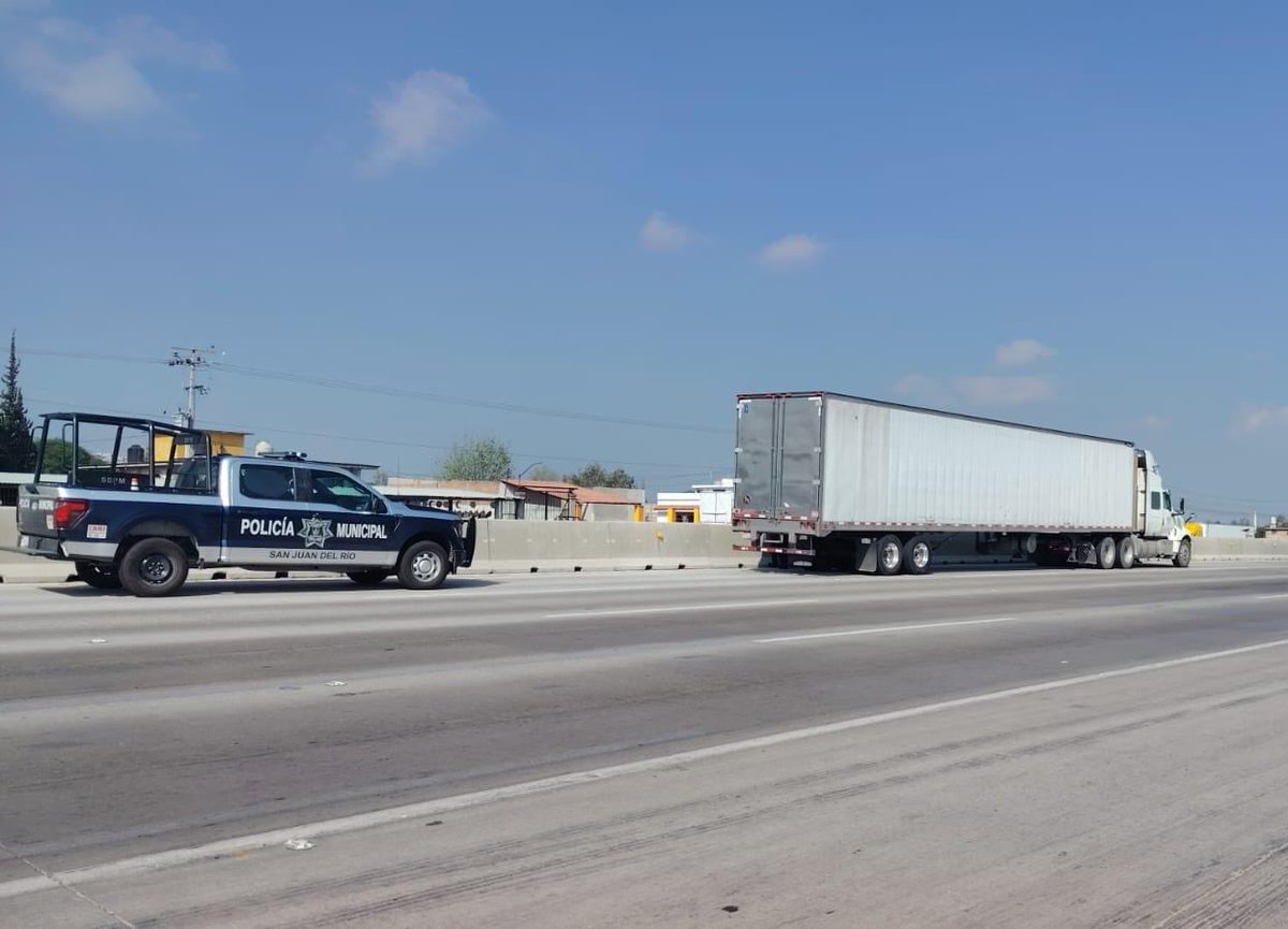 🚚‼️Detienen a un hombre por robo de transporte de carga en #SanJuandelRío. 

📍 El robo ocurrió en el estado de Puebla y fue detenido en la carretera México-Querétaro a la altura de la comunidad de La Estancia. 👇

wp.me/p8iMZT-138Y