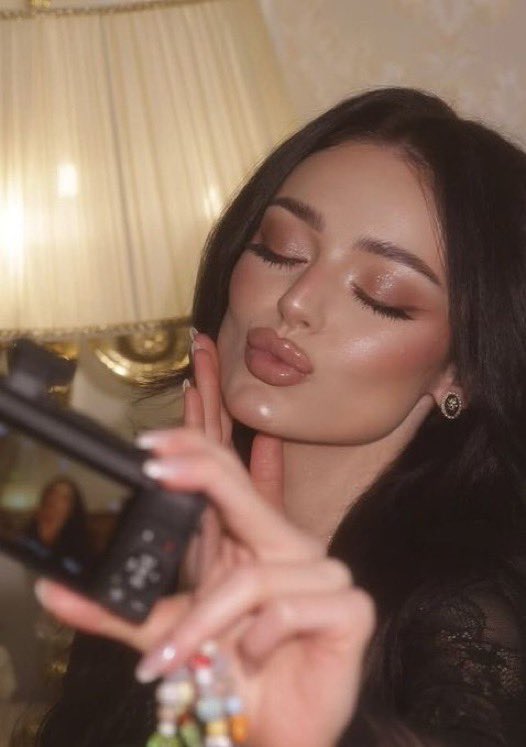 ‏ منى | Mona tweet media