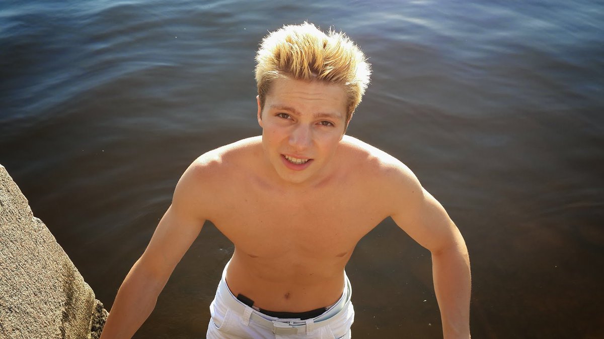 ***SARCASM*** tweet media