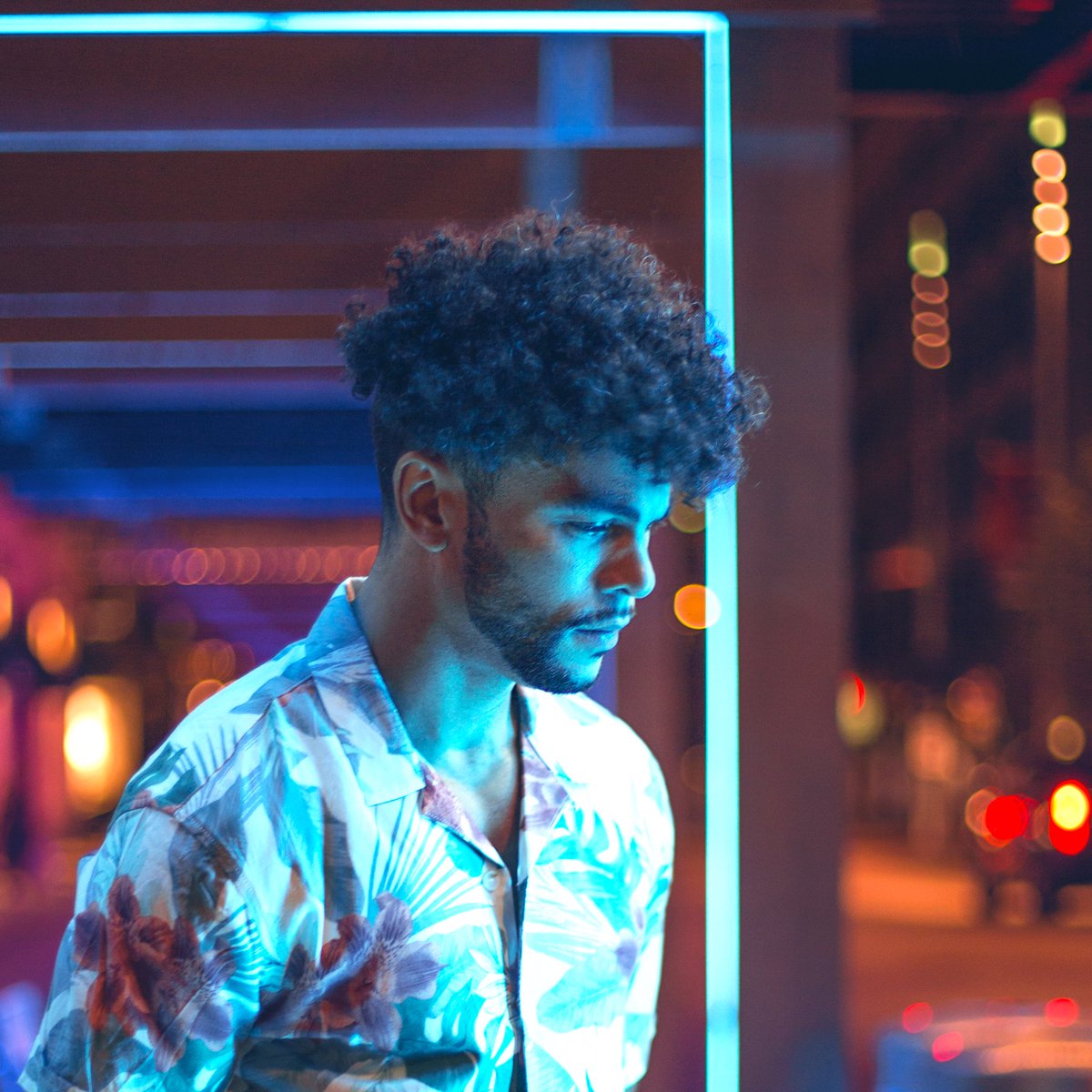BayLaurelStudio's tweet photo. Kyle Skye is the soundtrack to late nights, big dreams, and everything in between. 

😌🎶

Hip-hop x R&amp;B x alt energy ~ real emotion, pure vibe.

Tap in + follow on Spotify:
👉🏽 https://t.co/SEvUXAtGuk…

What city are you listening from? https://t.co/kEIug6TuFj